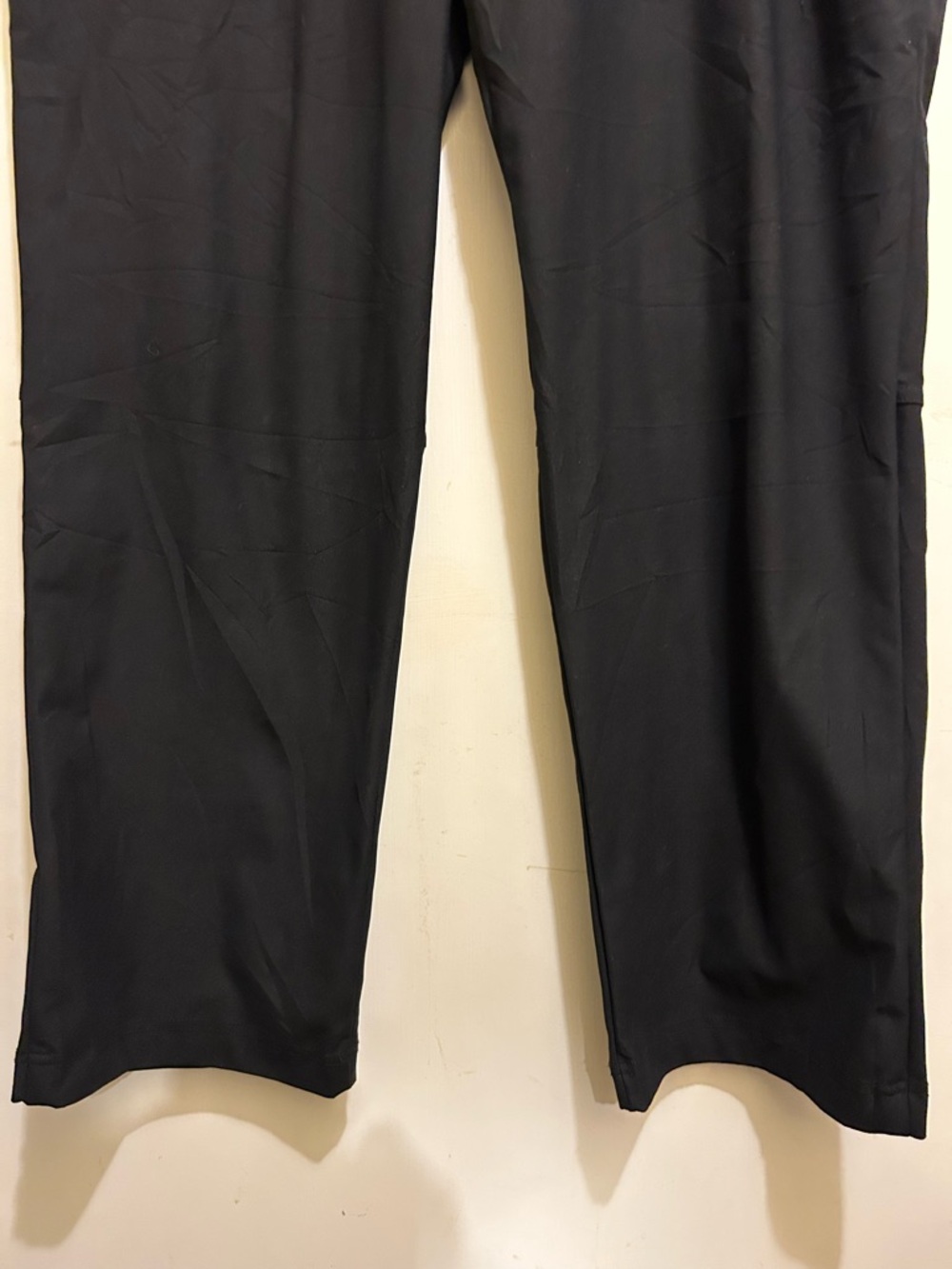 Lululemon Men's Like New Black Straight Leg Casual Stretch Pants, Size 40/31 - Picture 3 of 8